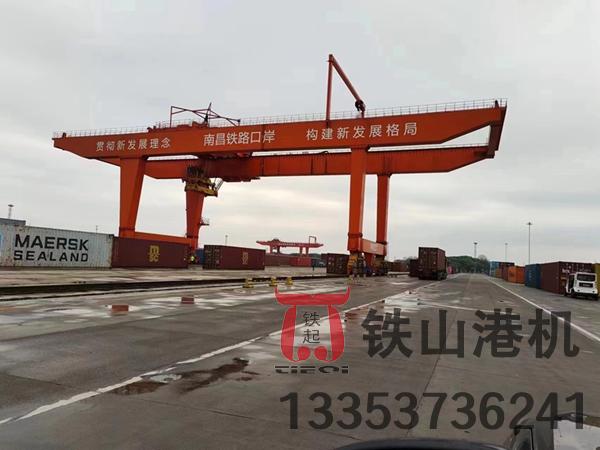 江蘇泰州軌道式集裝箱龍門(mén)吊廠家軌道式集裝箱門(mén)式起重機(jī)可靠性高